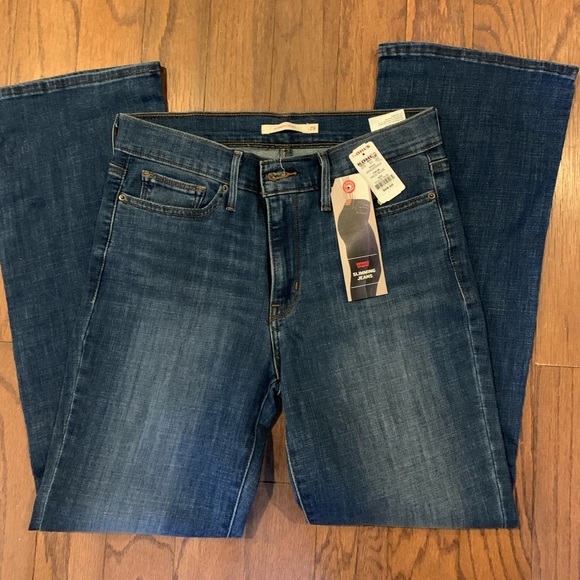NWT Levi’s slimming bootcut Jeans - Picture 2 of 6